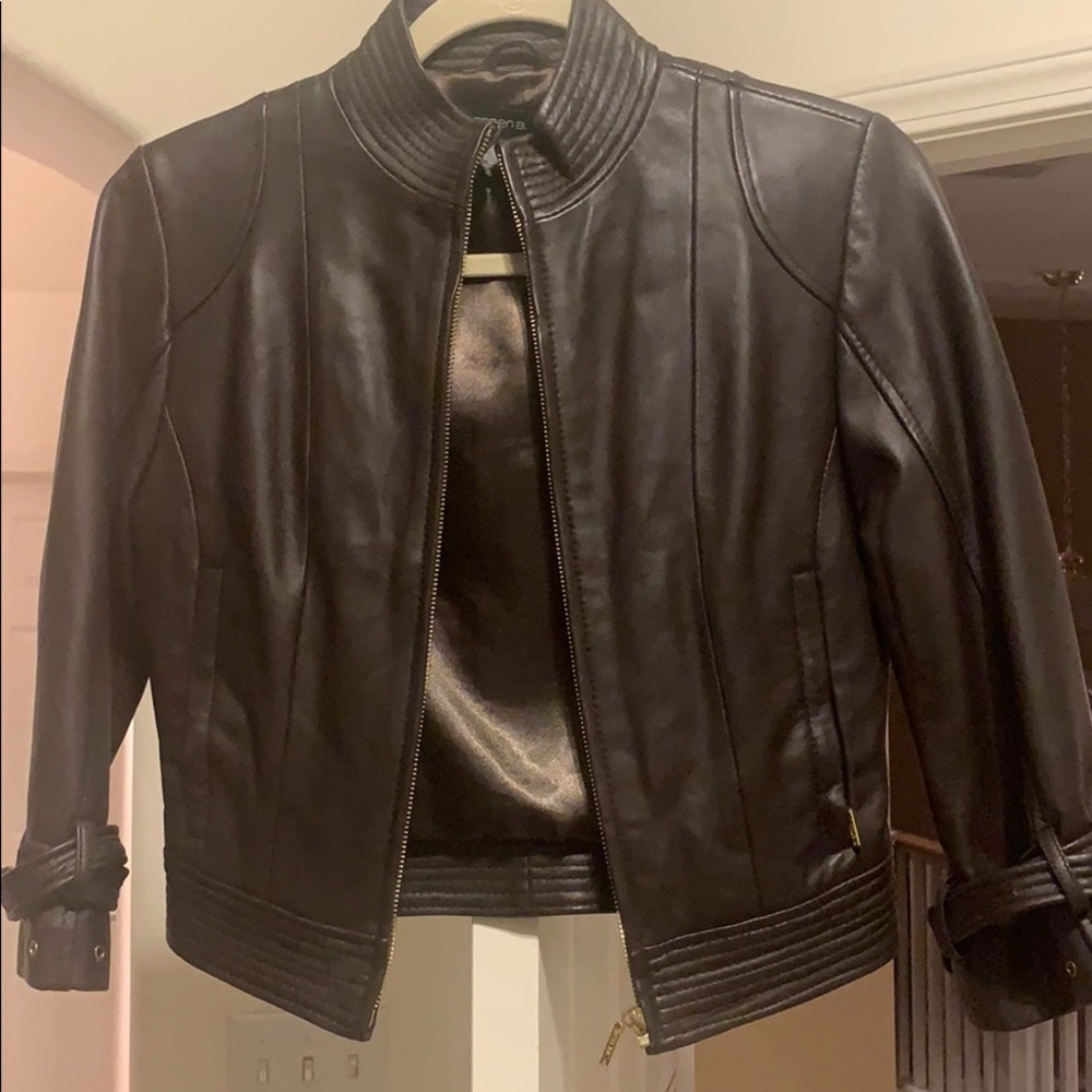 Dark brown leather jacket 💚❤️💚❤️❤️